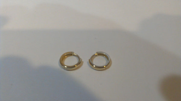 14k Yellow Gold Huggie Earrings Hinged Hoops Snap Closure High Polish 11mm x 2mm - Jewelryland.com