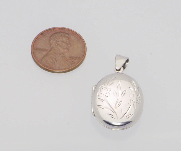 Locket Pendant Flower Picture Holder .925 Sterling Silver 30mm - Jewelryland.com